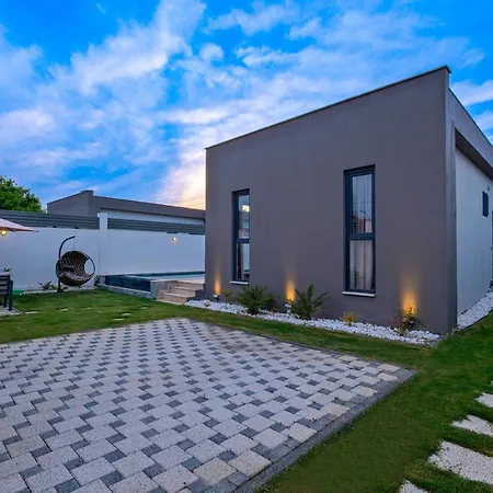 Eosa Homes - פאטהיה